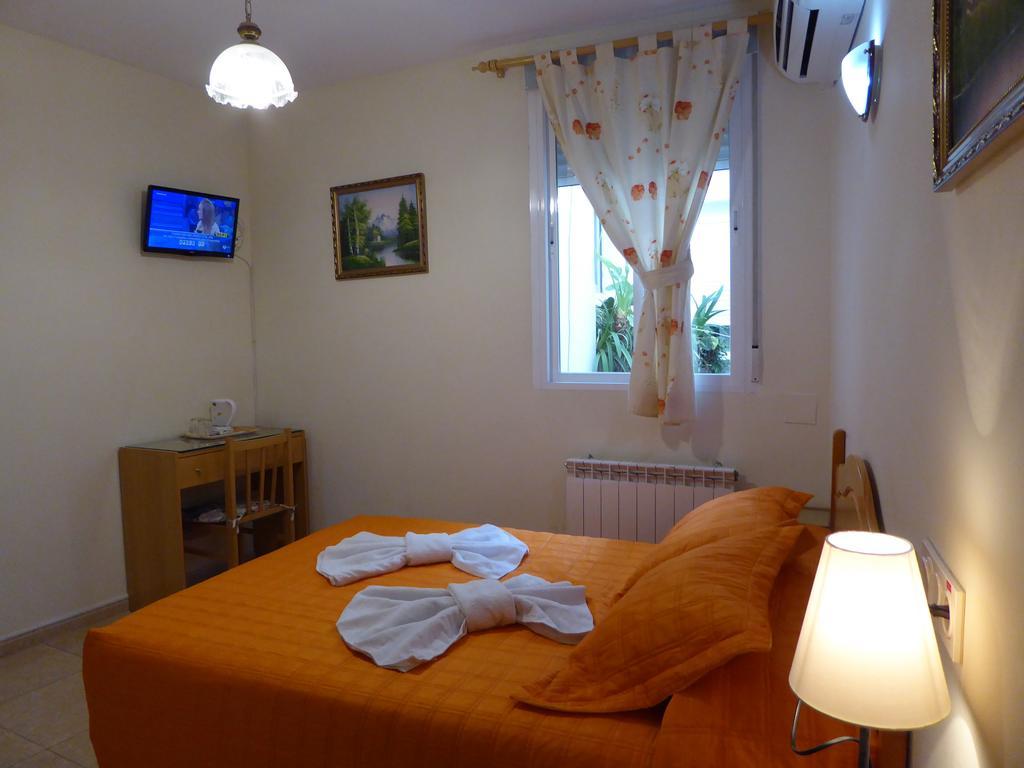 Hostal Huespedes Toledo Madrid Ruang foto