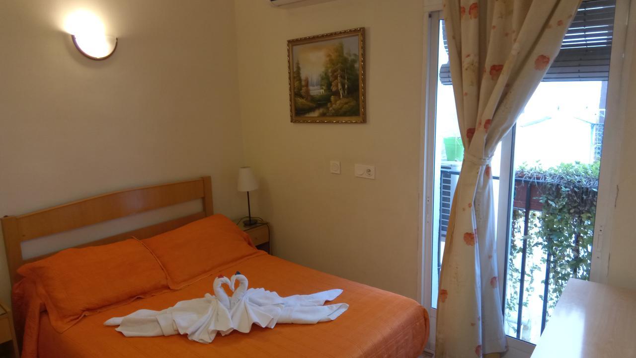 Hostal Huespedes Toledo Madrid Bagian luar foto